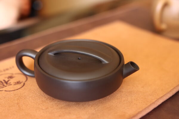 Wide Mouth Hanwa Zisha TeaPot Textured Slab Design · 5-Second Cleaning System · Group Ceremony Pro Tools · Carbon-Neutral Bamboo Gift
