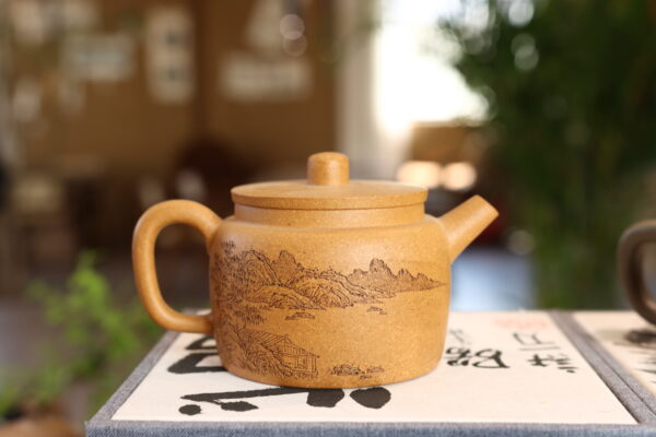 Imperial Yellow Clay Dezhong Teapot - 300ml Confucian Bell Design · Golden Ratio Pouring · Pu-erh Mastery · Free AR Clay Authentication